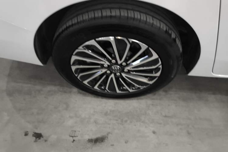 Used Buick GL8 New Energy 2025 Lushang First-Drive Edition 7-Seater
