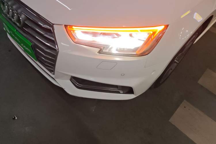 Used Audi A4L 2018 30th Anniversary Edition 40 TFSI Sport Edition
