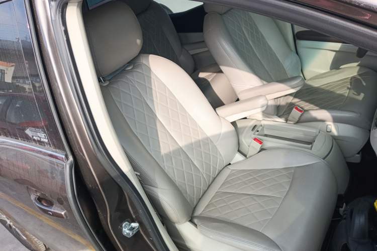 Used Buick GL8 2023 Land Executive Class Smart Enjoyment Model