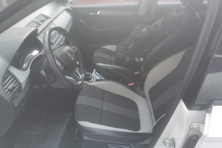 Used Skoda Fabia 2015 1.6L Automatic Sport Edition
