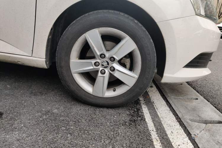 Used Skoda Fabia 2017 1.4L Automatic Car Enjoy Edition