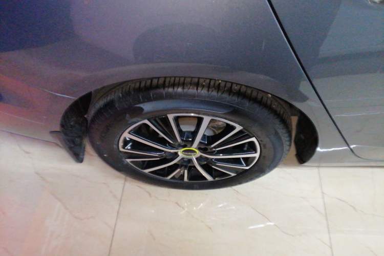 Used Roewe i5 2021 1.5L CVT Platinum Edition
