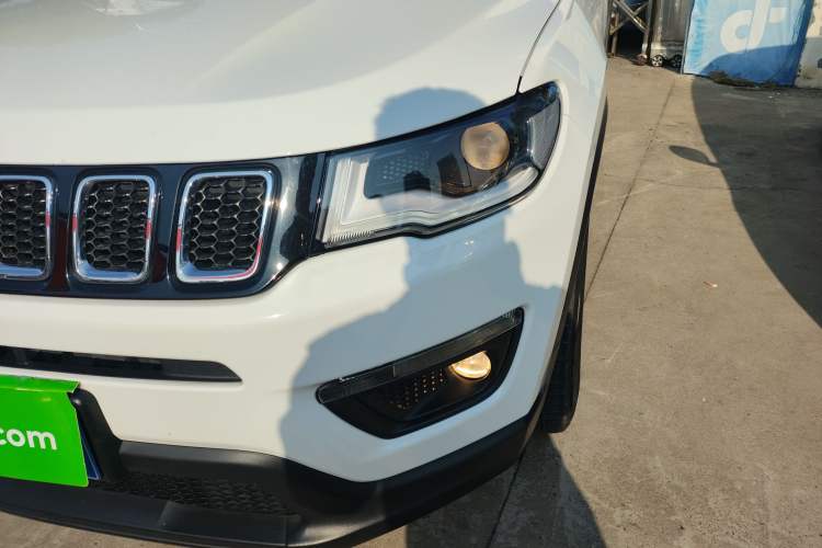 Used  Compass 2020 220T Automatic Leading Edition
