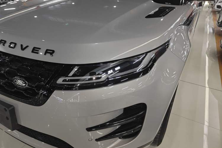 Used Land Rover Range Rover Evoque 2021 Range Rover Velar 249 PS R-Dynamic HSE Luxury Edition