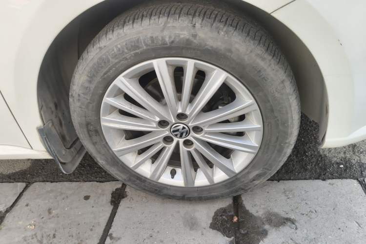 Used Volkswagen Gran Lavida 2013 1.6L Automatic Comfort Model
