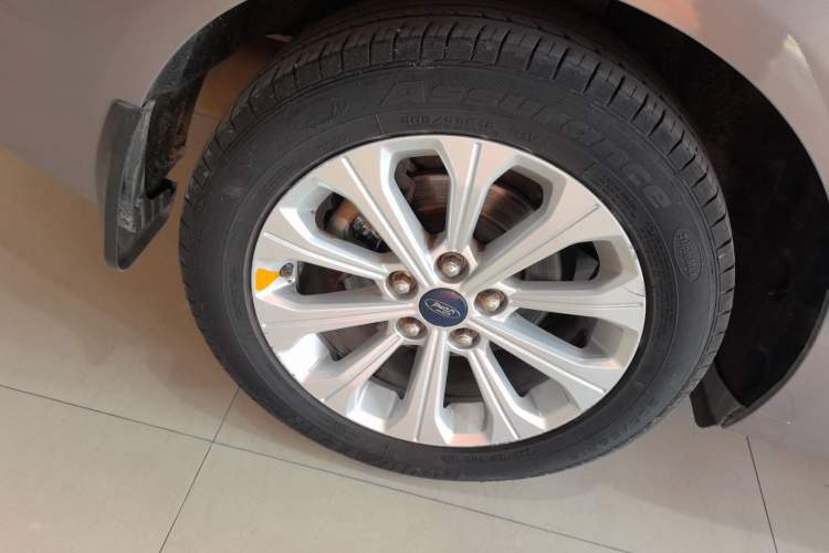 Used Ford Escort 2015 1.5L Automatic Fashion Model