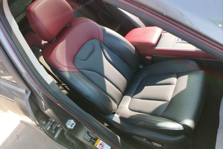 Used Changan CS75 2022 Blue Whale Edition 1.5T DCT Prestige Model
