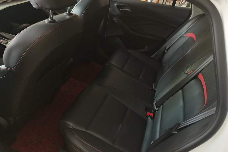 Used MG 5 2022 180 DVVT CVT Youth Luxury Edition
