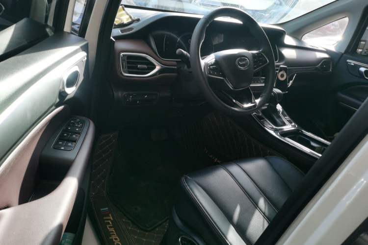 Used GAC Trumpchi M6 2023 PRO 270T DCT Luxury Edition
