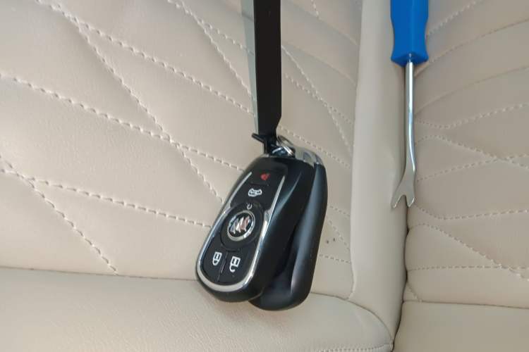 Used Buick GL8 2023 Facelifted Land Cruiser Executive Luxury Version