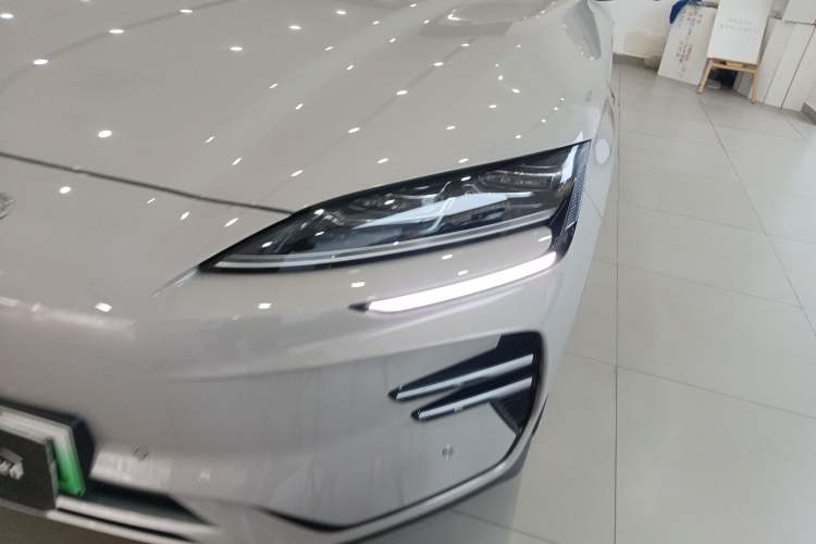 Used BYD Song PLUS New Energy 2025 EV Intelligent Driving Version 520km Premium Model
