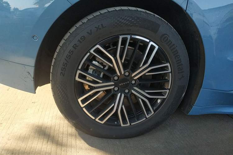 Used Zeekr 001 2025 WE Edition 95 kWh All-Wheel Drive
