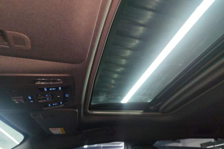 Used Toyota Sienna 2021 2.5L Hybrid Premium Edition
