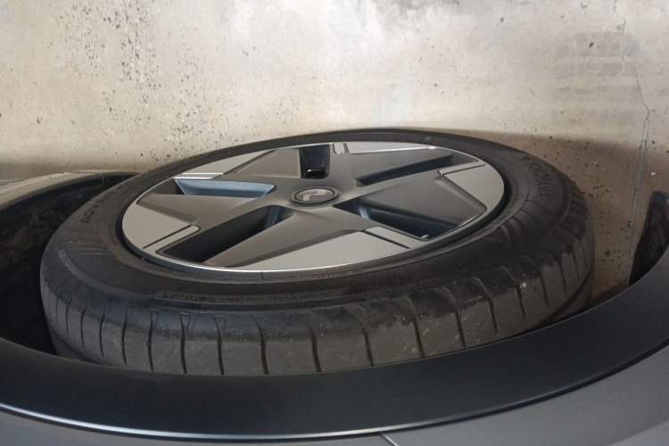 Used ONVO L60 2024 60 kWh All-Wheel Drive