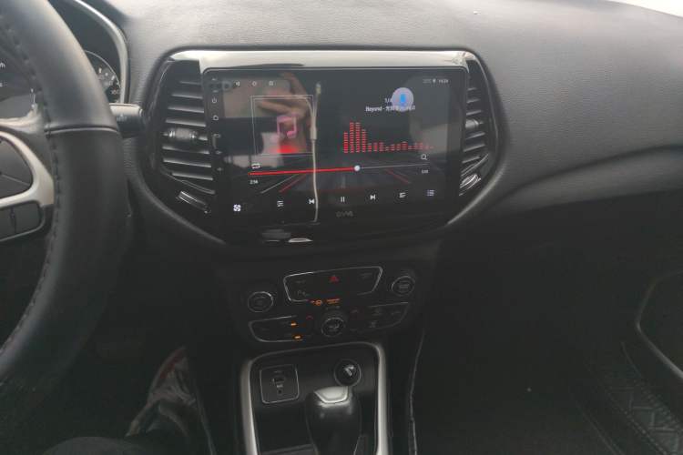 Used Jeep Compass 2017 200T Automatic Family Edition
