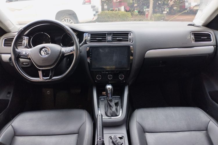 Used Volkswagen Sagitar 2017 1.6L Automatic Comfort Model
