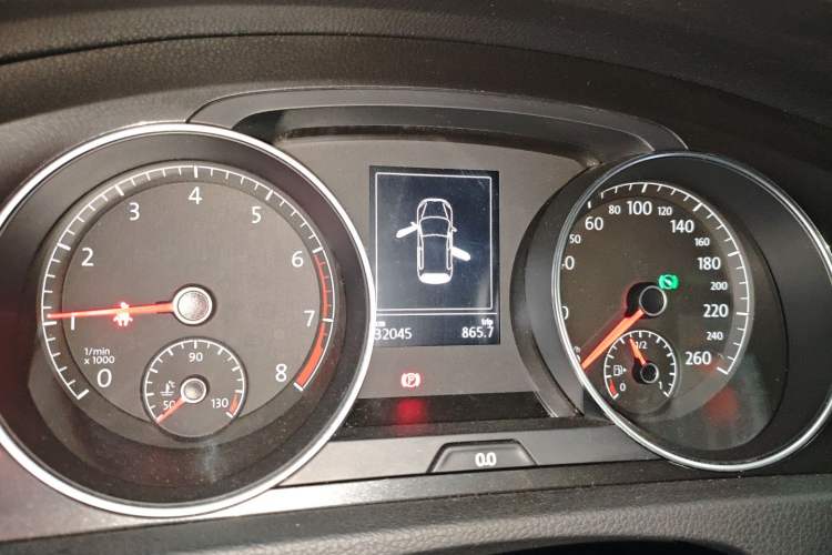 Used Volkswagen Golf 2017 1.6L Automatic Comfort Million-Vehicle Anniversary Edition