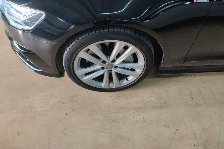 Used Audi A6L 2018 30th Anniversary Edition 45 TFSI quattro Luxury Model
