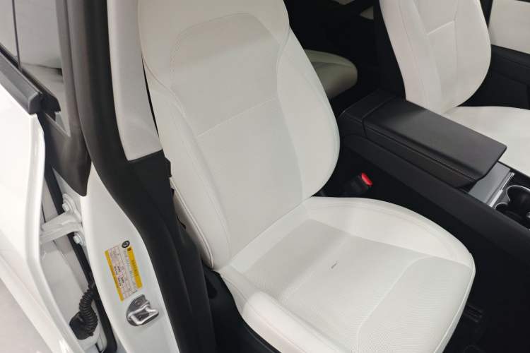 Used Tesla Model Y 2025 Long-Range All-Wheel Drive First Edition