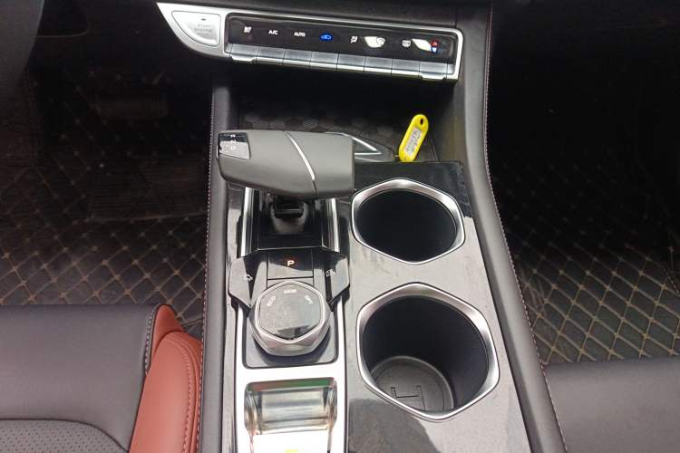 Used Changan Eado 2023 Changan Edition PLUS Blue Whale NE 1.4T GDI DCT Prestige Version
