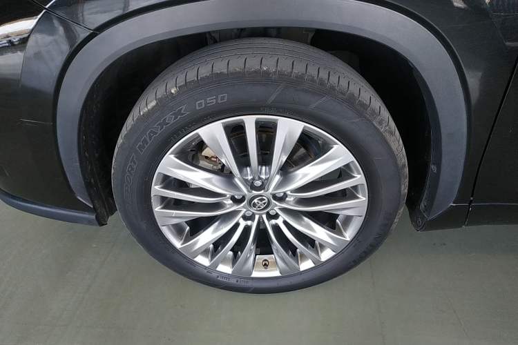 Used Toyota Highlander 2022 Dual-Engine 2.5L Four-Wheel Drive Prestige Version 7 Seats