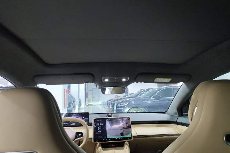 Used Hima Luxeed R7 2024 All-Electric 802 km Max
