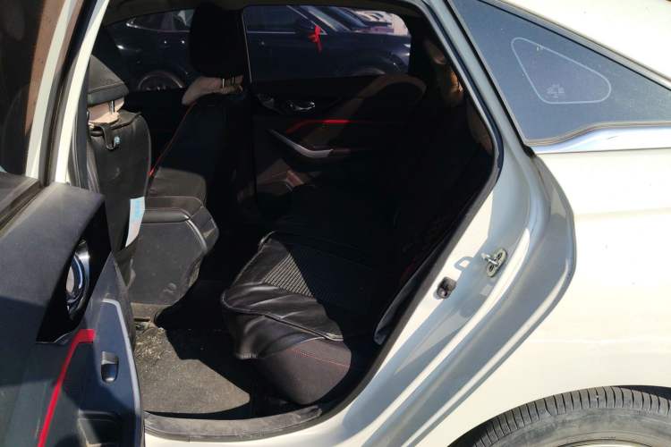 Used Venucia D60 2019 100 000 Glory 1.6L Entry Manual ChenShang Edition China VI
