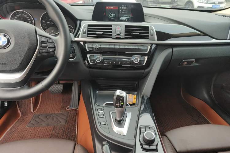 Used BMW 3 Series 2018 320Li Fashion Model
