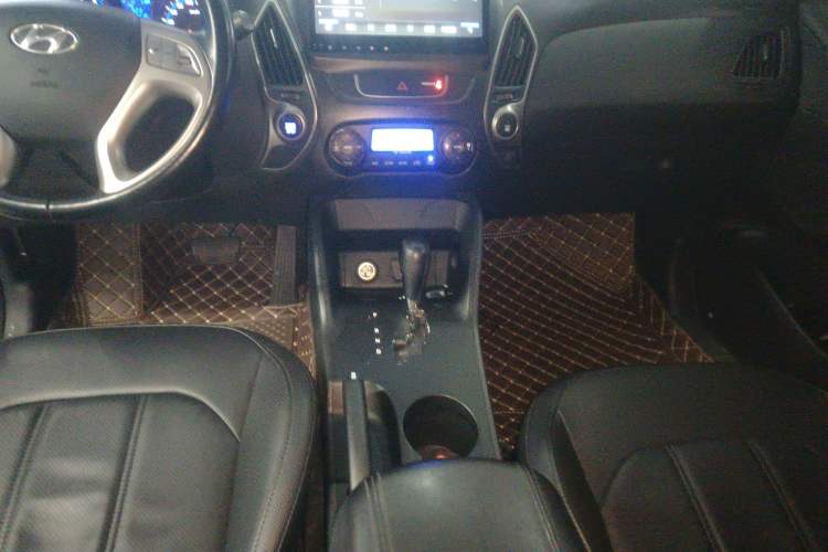 Used Hyundai ix35 2013 2.0L Automatic Two-Wheel Drive Smart GLS China IV Standard
