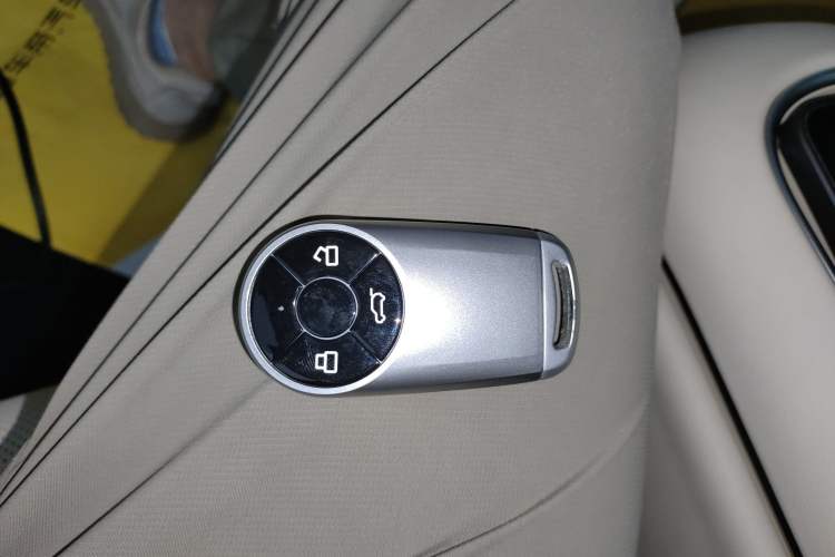 Used ORA Good Cat 2023 401 km Standard Range Prestige Version Lithium Iron Phosphate
