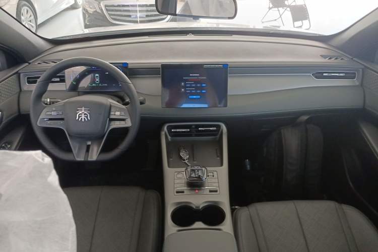 Used BYD Qin PLUS 2025 DM-i Smart Drive 55KM Leading Model
