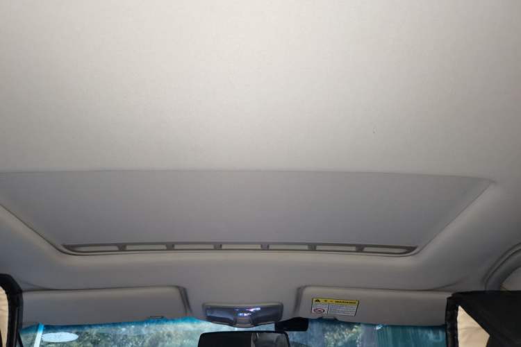 Used Roewe 350 2015 1.5L Manual Luxury Sunroof Edition