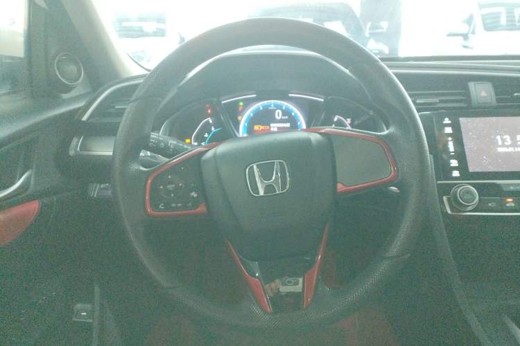 Used Honda Civic 2016 220TURBO CVT Luxury Edition
