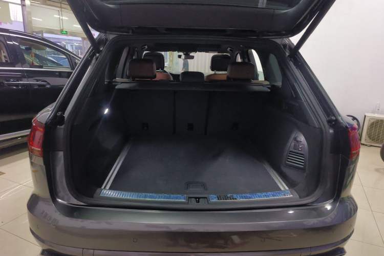 Used Volkswagen Touareg 2019 3.0 TSI Advanced Version China V Standard