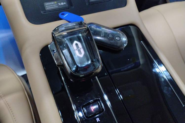 Used Hima AITO M7 2024 1.5T Intelligent Driving Rear-Drive Pro Version 6 Seats
