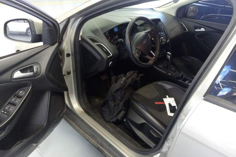 Used Ford Focus 2015 Sedan EcoBoost 125 Automatic Supreme Style Edition
