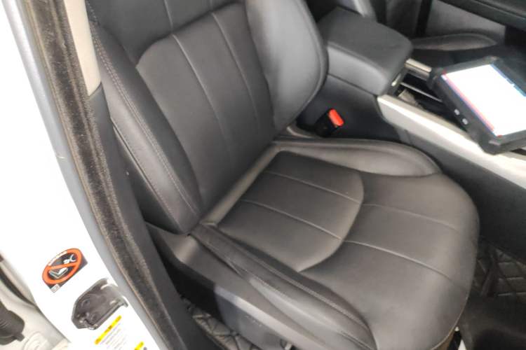 Used Land Rover Range Rover Evoque 2018 240 PS SE Smart Brilliance Edition
