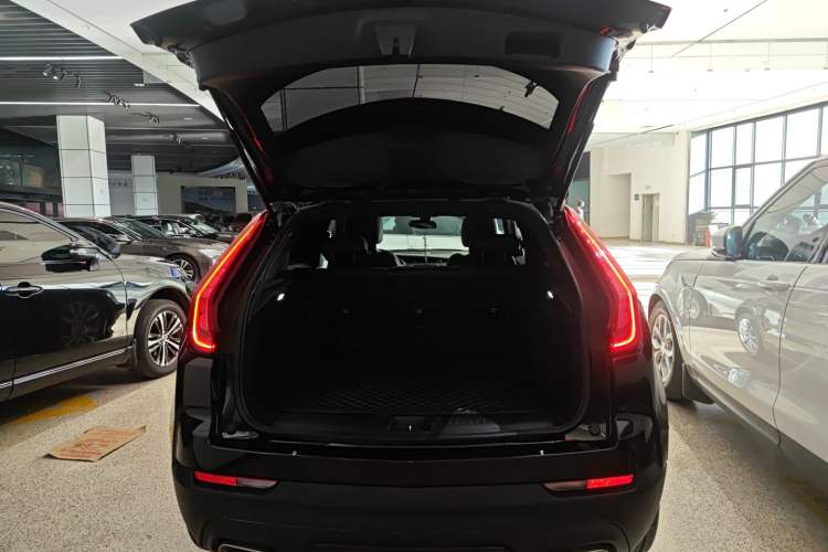 Used Cadillac XT4 2023 28T Two-Wheel Drive Fashion Edition
