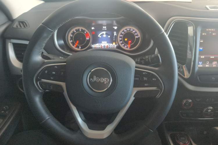 Used  Cherokee 2016 2.4L Professional Smart Version
