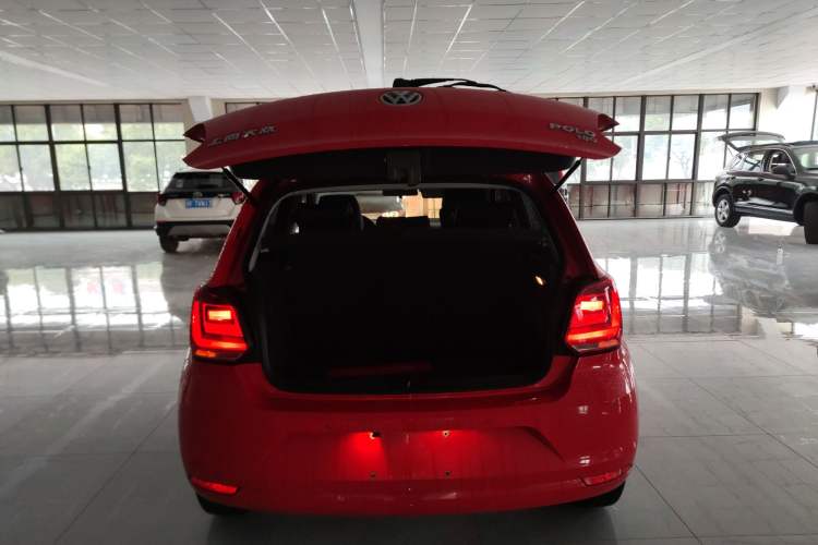 Used Volkswagen Polo 2014 1.6L Automatic Comfort Edition