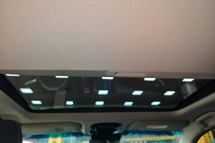 Used Toyota Venza 2023 2.5L Smart Electric Hybrid Dual-Drive Prestige Version