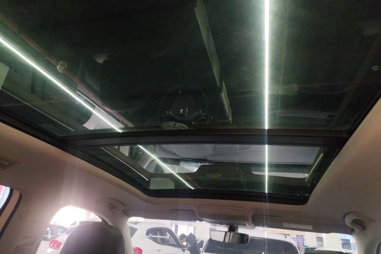 Used Volkswagen Tiguan L 2018 330TSI Automatic Two-Wheel Drive Luxury Edition
