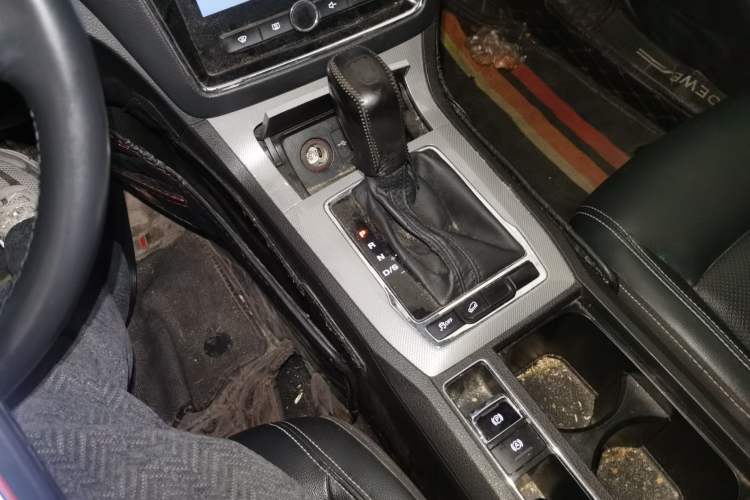 Used Roewe RX5 2019 20T Two-Wheel Drive Automatic Ali Smart Connectivity Platinum Edition