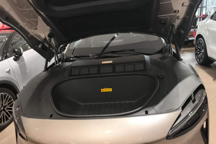 Used  YU7 2025 Ultra-Long Range All-Wheel Drive Pro Version