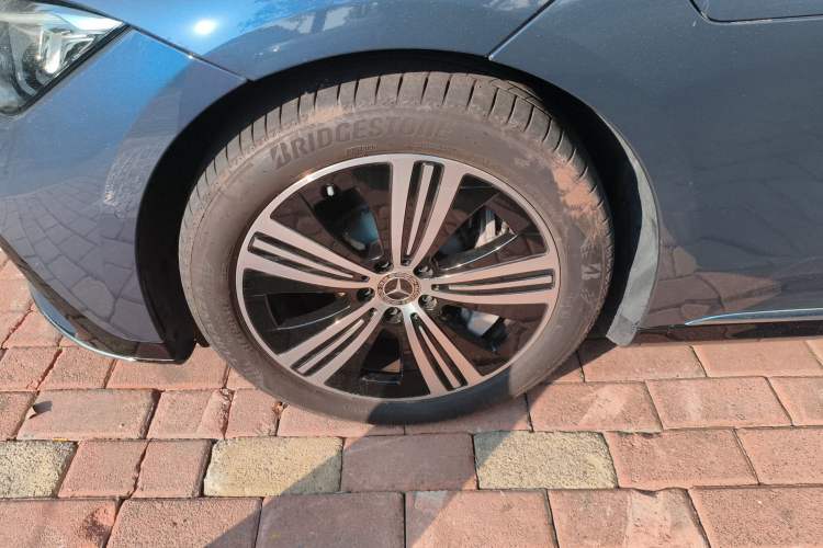 Used Mercedes-Benz EQE 2025 500 4MATIC Luxury Edition
