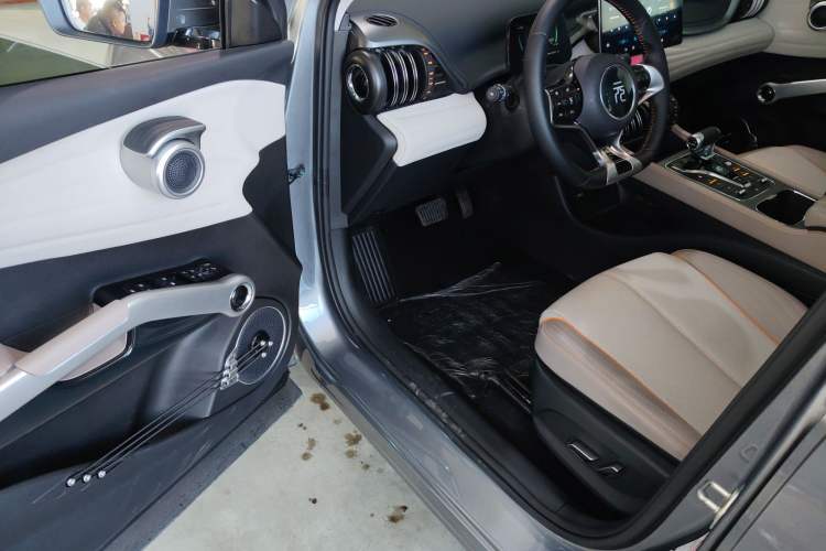 Used BYD Yuan PLUS 2024 Honor Edition 510KM Beyond Model
