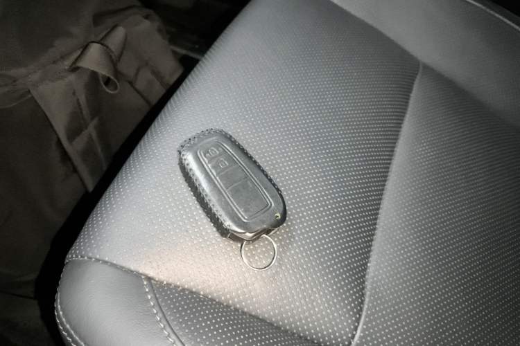 Used Toyota Highlander 2015 2.0T Two-Wheel Drive Luxury Edition 7 Seats
