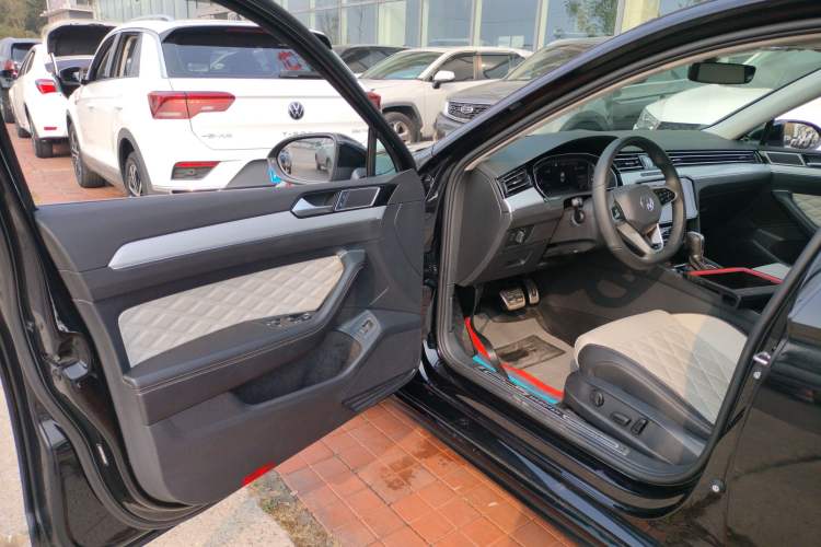 Used Volkswagen Magotan 2023 2 Million Units Commemorative Edition 330TSI DSG Luxury Version
