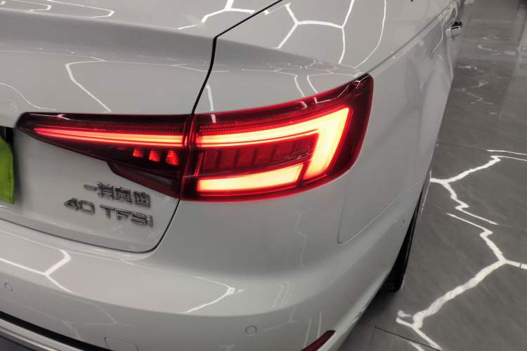 Used Audi A4L 2019 40 TFSI Fashion Edition China VI Emission Standard