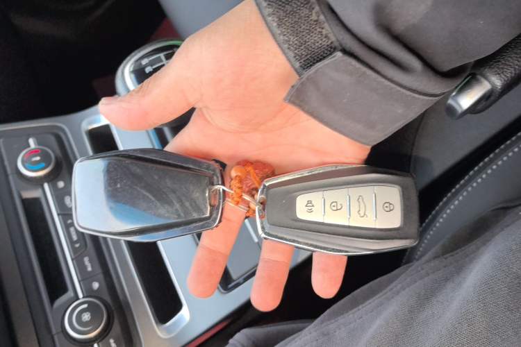 Used Geely Auto Emgrand 2019 Leading Edition 1.5L Manual Luxury Model China VI Standard